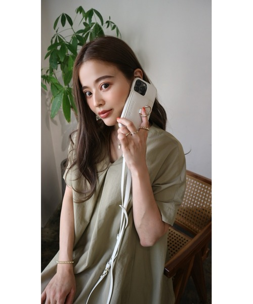 TRUNC（トランクエイティーエイト）の「(iPhone13PRO) Shoulder Strap iPhone Case '22（スマホケース/カバー・レディース・グリーン/アイボリー・FREE）」の6枚目の写真