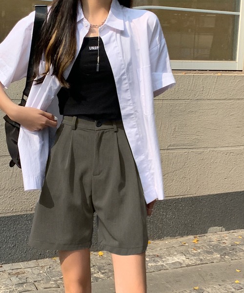 leune(ルネ)の「【leune】ハイウエストハーフパンツ(その他パンツ・レディース・ホワイト/ブラック/グレー・MEDIUM/LARGE)」の5枚目の写真