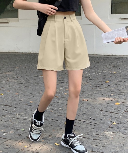 leune(ルネ)の「【leune】ハイウエストハーフパンツ(その他パンツ・レディース・ホワイト/ブラック/グレー・MEDIUM/LARGE)」の9枚目の写真