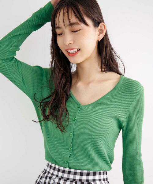 fifth(フィフス)の「【スタイリストレコメンド】Vネックリブニットカーディガン(カーディガン/ボレロ・レディース・ホワイト/ブラック/グリーン/ブルー系その他5/ラベンダー・M)」の4枚目の写真