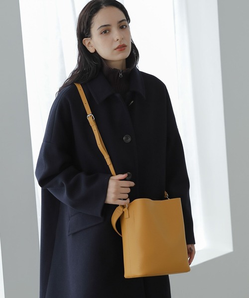 LAKOLE（ラコレ）の「2WAYスクエアワンハンドルトートバッグ / 344263（ショルダーバッグ・レディース・ブラック/ベージュ/ブルー/イエロー・FREE）」の4枚目の写真