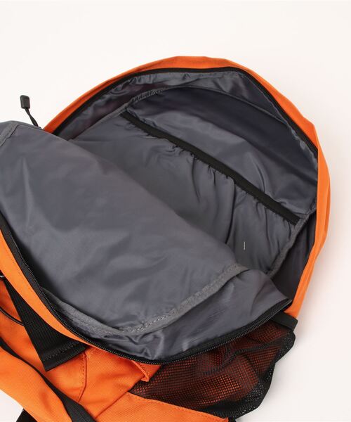 Dickies(ディッキーズ)の「【DICKIES/ディッキーズ】DK OUTLINE LOGO HOLD BACKPACK ロゴバックパック(バックパック/リュック・レディース・ブラック/ベージュ/ネイビー/オレンジ・FREE)」の11枚目の写真