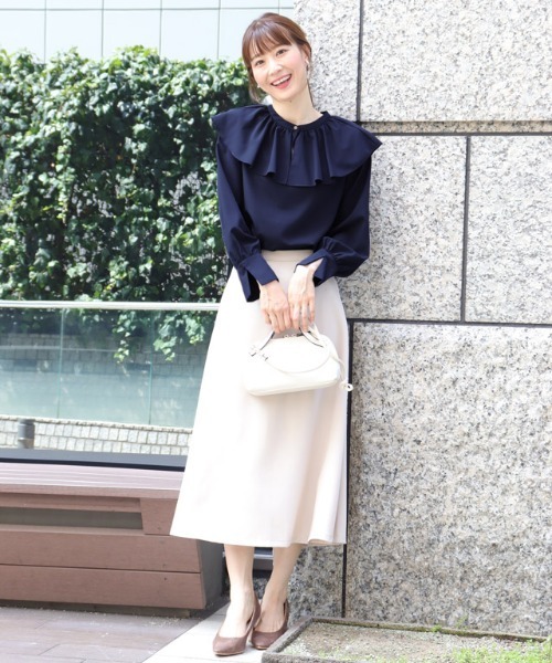 Pierrot（ピエロ）の「2wayフリルカラーブラウス（シャツ/ブラウス・レディース・ブラック/ネイビー/オフホワイト/ブルー・M/L）」の12枚目の写真