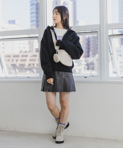 repipi armario（レピピ アルマリオ）の「ダンボールZIPパーカー