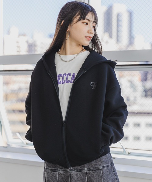 repipi armario（レピピ アルマリオ）の「ダンボールZIPパーカー