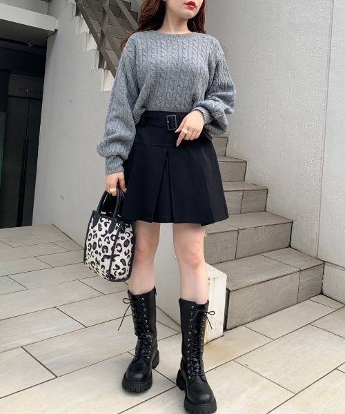 OLIVE des OLIVE（オリーブデオリーブ）の「クロップドケーブルプルオーバー（ニット/セーター・レディース・グレー/オフホワイト/グリーン・FREE）」の4枚目の写真