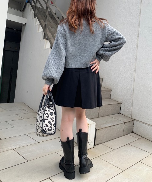 OLIVE des OLIVE（オリーブデオリーブ）の「クロップドケーブルプルオーバー（ニット/セーター・レディース・グレー/オフホワイト/グリーン・FREE）」の18枚目の写真