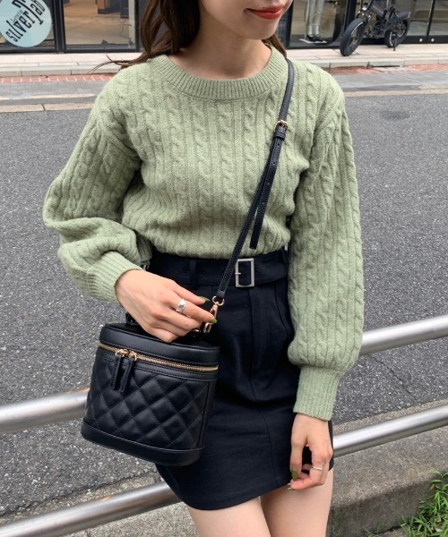 OLIVE des OLIVE（オリーブデオリーブ）の「クロップドケーブルプルオーバー（ニット/セーター・レディース・グレー/オフホワイト/グリーン・FREE）」の13枚目の写真