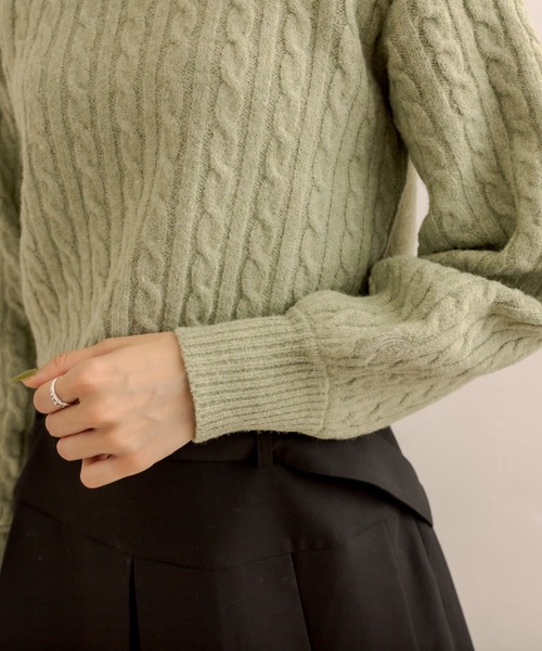 OLIVE des OLIVE（オリーブデオリーブ）の「クロップドケーブルプルオーバー（ニット/セーター・レディース・グレー/オフホワイト/グリーン・FREE）」の6枚目の写真