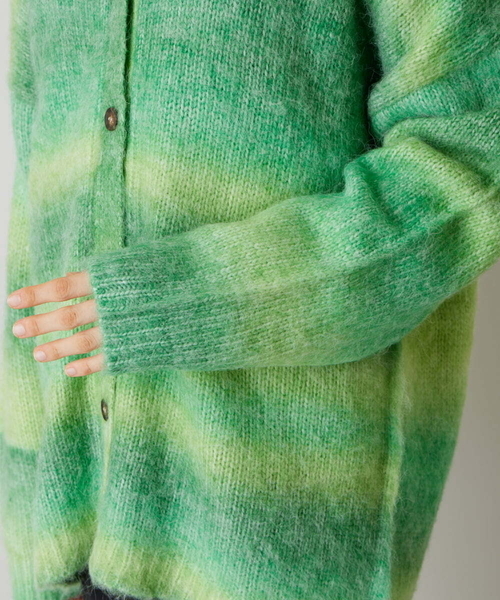 A de a.v.v(アードアー・ヴェ・ヴェ)の「グラデーションチュニックカーディガン(カーディガン/ボレロ・レディース・グリーン/イエロー・FREE)」の21枚目の写真