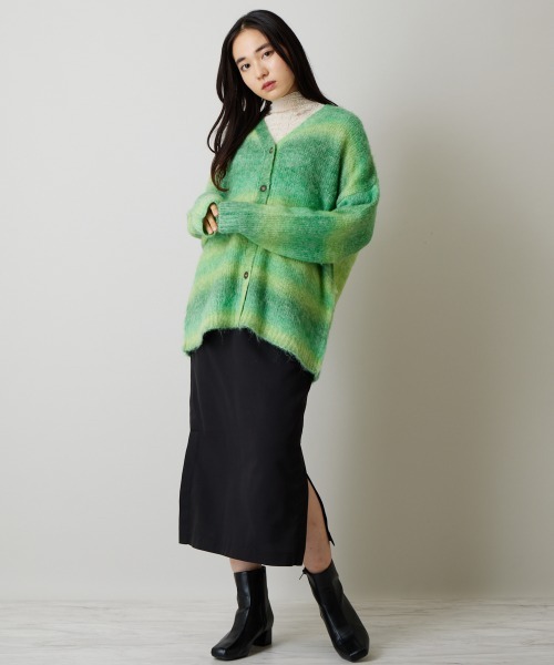 A de a.v.v(アードアー・ヴェ・ヴェ)の「グラデーションチュニックカーディガン(カーディガン/ボレロ・レディース・グリーン/イエロー・FREE)」の3枚目の写真