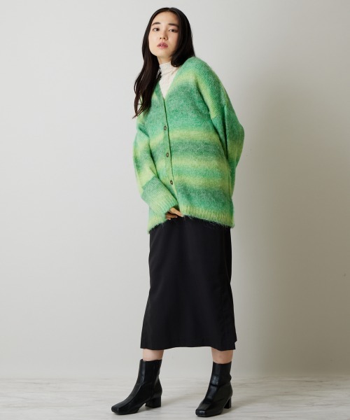 A de a.v.v(アードアー・ヴェ・ヴェ)の「グラデーションチュニックカーディガン(カーディガン/ボレロ・レディース・グリーン/イエロー・FREE)」の4枚目の写真