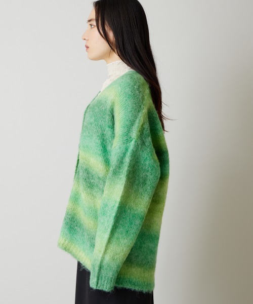 A de a.v.v(アードアー・ヴェ・ヴェ)の「グラデーションチュニックカーディガン(カーディガン/ボレロ・レディース・グリーン/イエロー・FREE)」の7枚目の写真