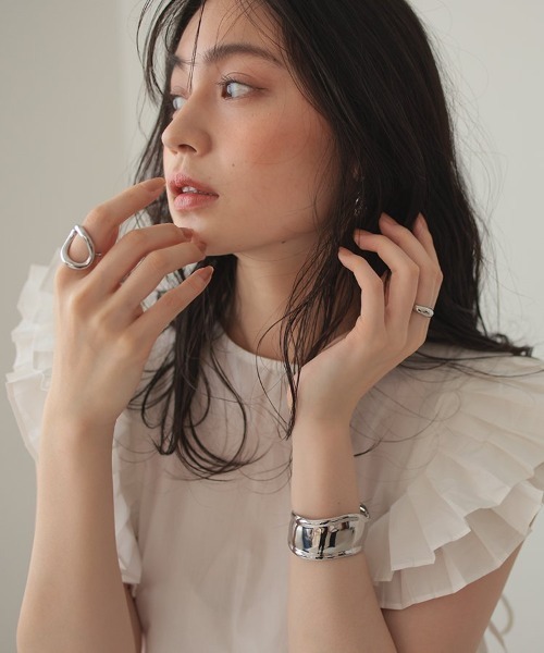 at.(アット)の「【at.】オーバルリング(リング・レディース・ゴールド/シルバー・12)」の15枚目の写真