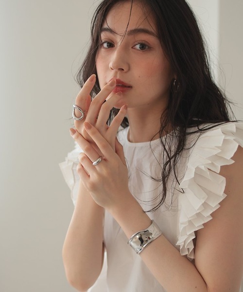at.(アット)の「【at.】オーバルリング(リング・レディース・ゴールド/シルバー・12)」の6枚目の写真