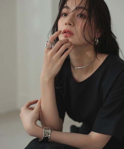 at.(アット)の「【at.】オーバルリング(リング・レディース・ゴールド/シルバー・12)」の13枚目の写真