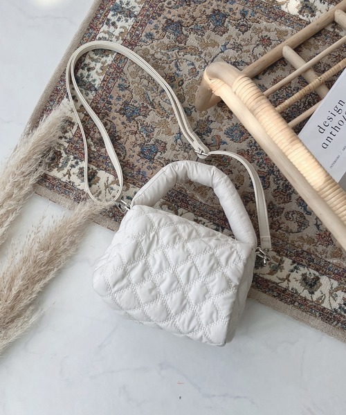 AS KNOW AS plus（アズノゥアズプラス）の「♪ピコ キルティングバッグ（ハンドバッグ・レディース・アイボリー/カーキ/ブラック・FREE）」の6枚目の写真