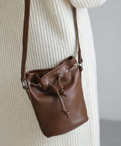 ap retro（アプレトロ）の「巾着ミニショルダーバッグ（ショルダーバッグ・レディース・ブラック/ブラウン/ホワイト・FREE）」の7枚目の写真