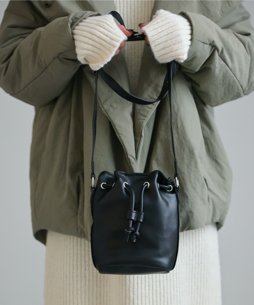 ap retro（アプレトロ）の「巾着ミニショルダーバッグ（ショルダーバッグ・レディース・ブラック/ブラウン/ホワイト・FREE）」の4枚目の写真