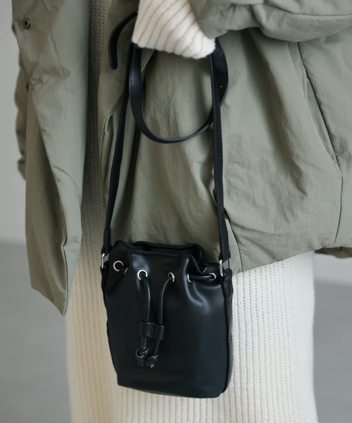 ap retro（アプレトロ）の「巾着ミニショルダーバッグ（ショルダーバッグ・レディース・ブラック/ブラウン/ホワイト・FREE）」の5枚目の写真