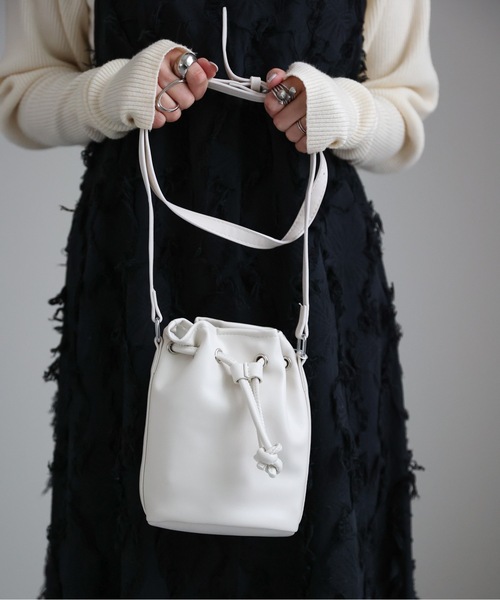 ap retro（アプレトロ）の「巾着ミニショルダーバッグ（ショルダーバッグ・レディース・ブラック/ブラウン/ホワイト・FREE）」の22枚目の写真