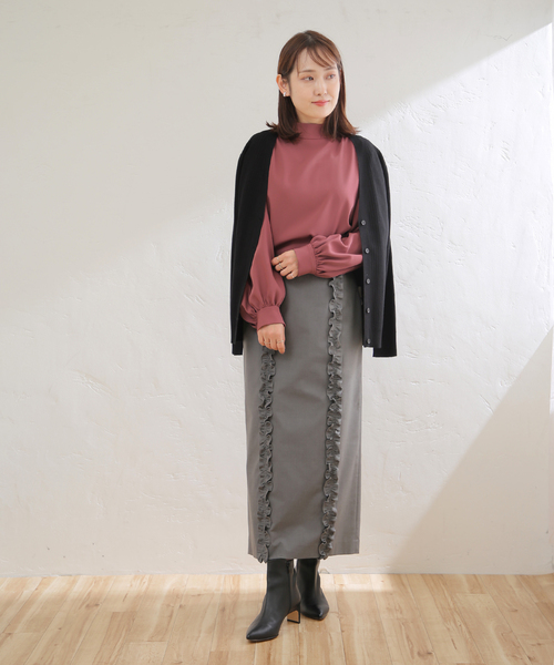 La TOTALITE（ラトータリテ）の「バックボタン ハイネック