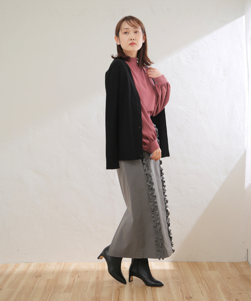 La TOTALITE（ラトータリテ）の「バックボタン ハイネック