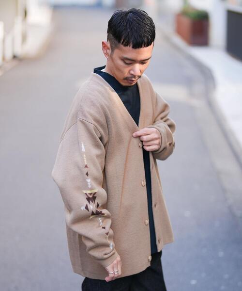 coen（コーエン）の「［洗える］トライバル柄ジャガードニットカーディガン（カーディガン/ボレロ・メンズ・ライム/ベージュ・S/M/L/XL）」の3枚目の写真