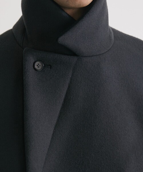 UNITED TOKYO（ユナイテッドトウキョウ）の「COLOR BLOCK ULSTER COAT（ダウンジャケット/コート・メンズ・ネイビー/ダークグレー・2/1）」の15枚目の写真