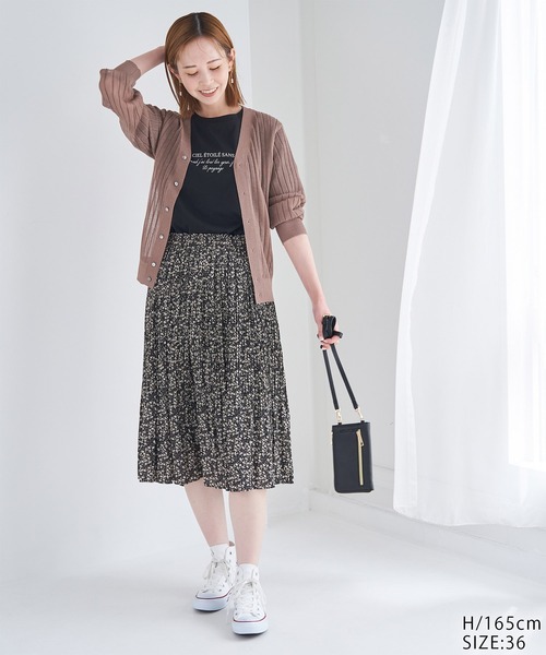 ROPE' PICNIC(ロペピクニック)の「着丈が選べるエアリープリーツスカート(スカート・レディース・ブラック/ダークブラウン/ベージュ/ネイビー/イエロー/ベージュ系その他2/ホワイト系その他/サックスブルー/ホワイト系その他5/ブラック系その他/ブラック系その他2/ブルー系その他6/ブラック系その他3/ベージュ系その他/ピンク/ホワイト系その他2/チャコールグレー・36/38)」の18枚目の写真