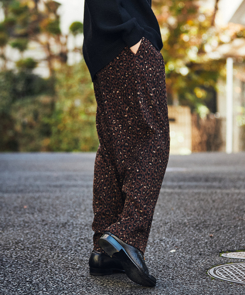 EDIFICE LA BOUCLE（エディフィスラブークル）の「【LA BOUCLE / ラブークル】1タック イージーパンツ（ブラッシュド パターン）（その他パンツ・メンズ・グリーン/ブラウン/ブラック系その他/ブラック・3/1/2）」の6枚目の写真