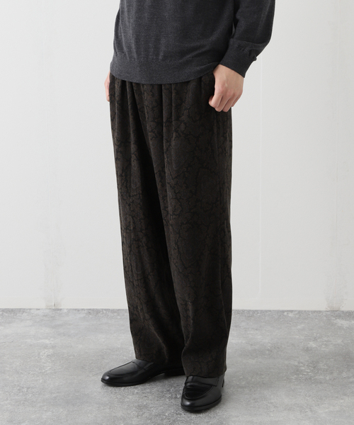 EDIFICE LA BOUCLE（エディフィスラブークル）の「【LA BOUCLE / ラブークル】1タック イージーパンツ（ブラッシュド パターン）（その他パンツ・メンズ・グリーン/ブラウン/ブラック系その他/ブラック・3/1/2）」の12枚目の写真