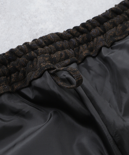 EDIFICE LA BOUCLE（エディフィスラブークル）の「【LA BOUCLE / ラブークル】1タック イージーパンツ（ブラッシュド パターン）（その他パンツ・メンズ・グリーン/ブラウン/ブラック系その他/ブラック・3/1/2）」の19枚目の写真