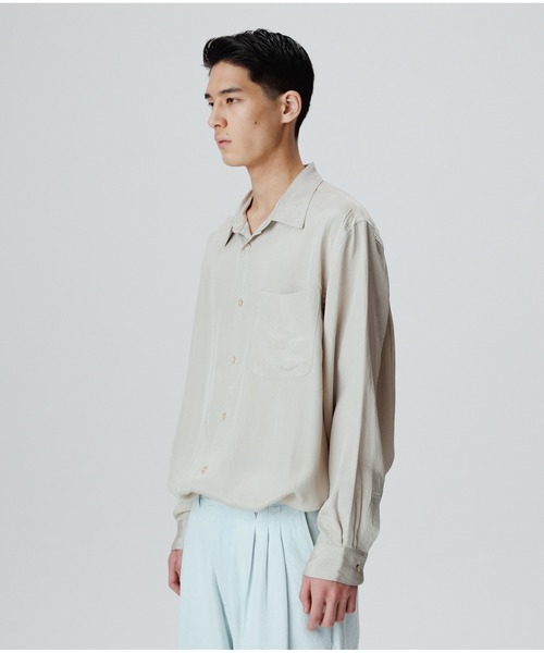 ADAM ET ROPE'（アダムエロペ）の「Naia(TM)ビンテージワッシャー アセテート オーバーサイズ レギュラーカラーシャツ / サステナブル（シャツ/ブラウス・メンズ・ホワイト系その他5/ブルー系その他4/ダークブラウン/ネイビー・XL/M/L）」の2枚目の写真