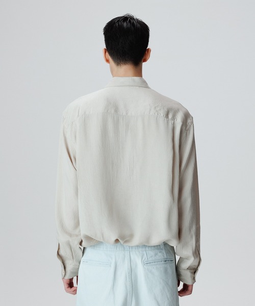 ADAM ET ROPE'（アダムエロペ）の「Naia(TM)ビンテージワッシャー アセテート オーバーサイズ レギュラーカラーシャツ / サステナブル（シャツ/ブラウス・メンズ・ホワイト系その他5/ブルー系その他4/ダークブラウン/ネイビー・XL/M/L）」の7枚目の写真