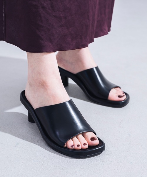 EVOL（イーボル）の「【EVOL】オブリークトゥミュールサンダル IU5138（サンダル・レディース・ベージュ/ワインレッド/ブルー/ブラック・S/M/L）」の2枚目の写真