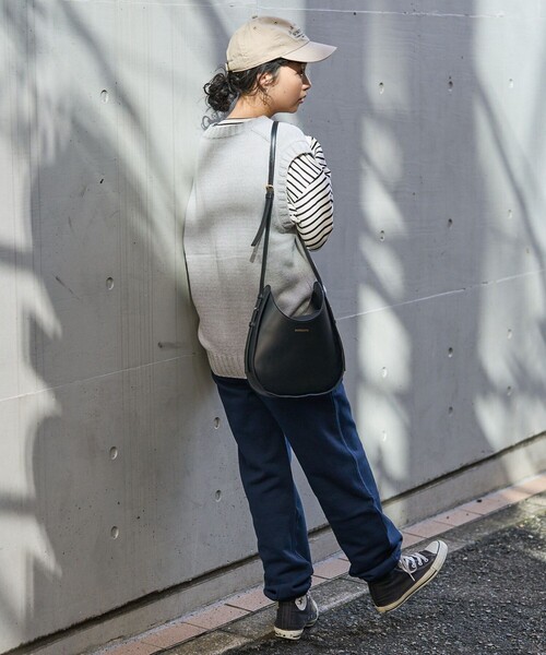 FREAK'S STORE(フリークスストア)の「TOWN CRAFT × FREAK'S STORE/タウンクラフト 別注 天竺Vネックニットベスト(ベスト・レディース・グレー/レッド/オフホワイト/ネイビー・フリ-)」の18枚目の写真