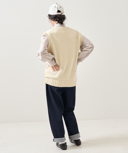FREAK'S STORE(フリークスストア)の「TOWN CRAFT × FREAK'S STORE/タウンクラフト 別注 天竺Vネックニットベスト(ベスト・レディース・グレー/レッド/オフホワイト/ネイビー・フリ-)」の16枚目の写真