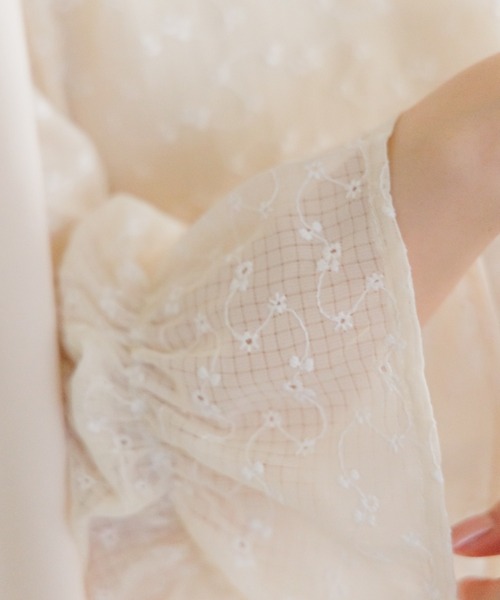 flower（フラワー）の「テンダーエンブロイダリーブラウス（シャツ/ブラウス・レディース・オレンジ/カーキ・FREE）」の22枚目の写真