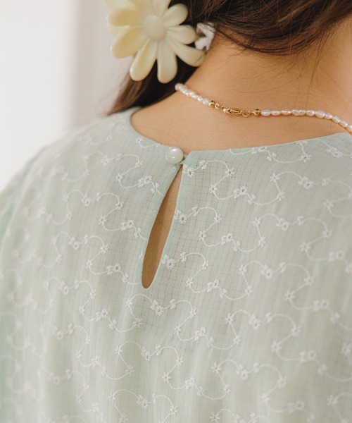 flower（フラワー）の「テンダーエンブロイダリーブラウス（シャツ/ブラウス・レディース・オレンジ/カーキ・FREE）」の6枚目の写真