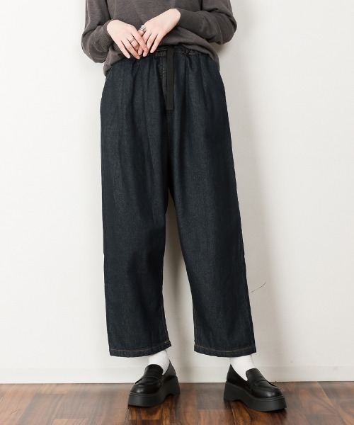 atONE(アットワン)の「atONE 前バックルバルーンデニムパンツ(デニムパンツ・レディース・ネイビー/ブルー/ワンウォッシュ・LL/4L/L/3L/M)」の18枚目の写真