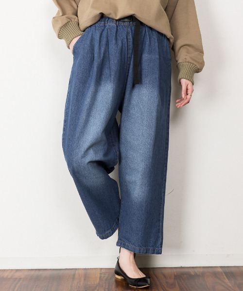 atONE(アットワン)の「atONE 前バックルバルーンデニムパンツ(デニムパンツ・レディース・ネイビー/ブルー/ワンウォッシュ・LL/4L/L/3L/M)」の9枚目の写真