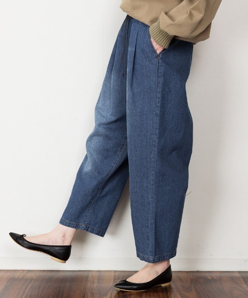 atONE(アットワン)の「atONE 前バックルバルーンデニムパンツ(デニムパンツ・レディース・ネイビー/ブルー/ワンウォッシュ・LL/4L/L/3L/M)」の10枚目の写真