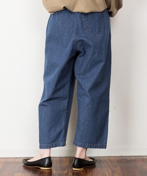 atONE(アットワン)の「atONE 前バックルバルーンデニムパンツ(デニムパンツ・レディース・ネイビー/ブルー/ワンウォッシュ・LL/4L/L/3L/M)」の11枚目の写真