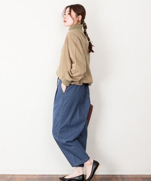 atONE(アットワン)の「atONE 前バックルバルーンデニムパンツ(デニムパンツ・レディース・ネイビー/ブルー/ワンウォッシュ・LL/4L/L/3L/M)」の14枚目の写真