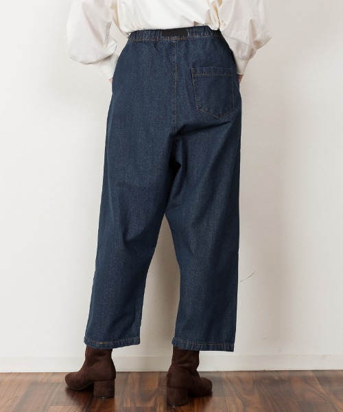 atONE(アットワン)の「atONE 前バックルバルーンデニムパンツ(デニムパンツ・レディース・ネイビー/ブルー/ワンウォッシュ・LL/4L/L/3L/M)」の4枚目の写真