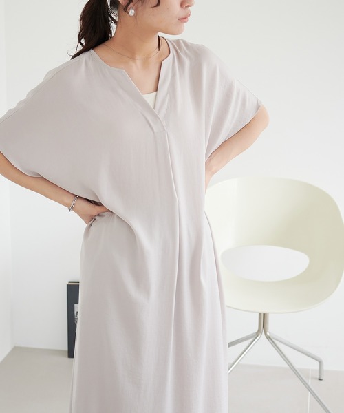 for/c(フォーシー)の「スリットネックワンピース【サスティナブル】(ワンピース・レディース・ラベンダー/ブラック/ライトグリーン/ライトベージュ・M/LL/L)」の14枚目の写真