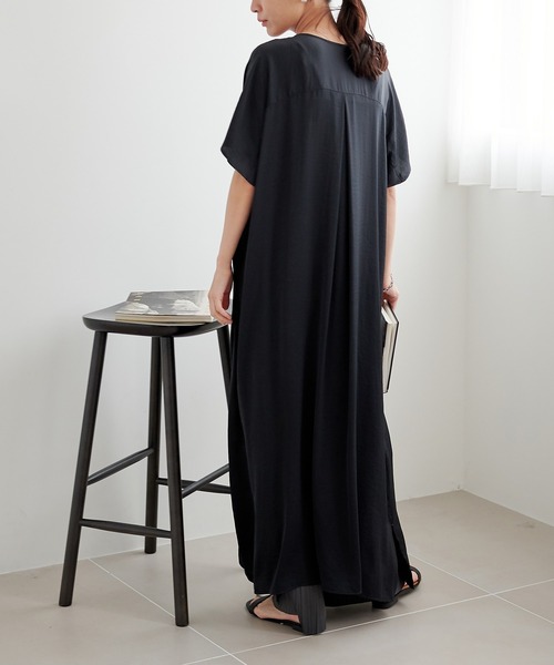 for/c(フォーシー)の「スリットネックワンピース【サスティナブル】(ワンピース・レディース・ラベンダー/ブラック/ライトグリーン/ライトベージュ・M/LL/L)」の17枚目の写真