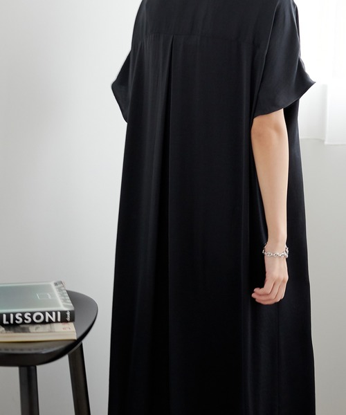 for/c(フォーシー)の「スリットネックワンピース【サスティナブル】(ワンピース・レディース・ラベンダー/ブラック/ライトグリーン/ライトベージュ・M/LL/L)」の19枚目の写真