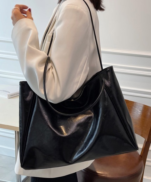 SEN TOKYO(セントーキョー)の「大人可愛いさ漂う。フェイクレザー大容量トートバック(トートバッグ・レディース・アイボリー/ブラック/ブルー/ブラウン・FREE)」の20枚目の写真